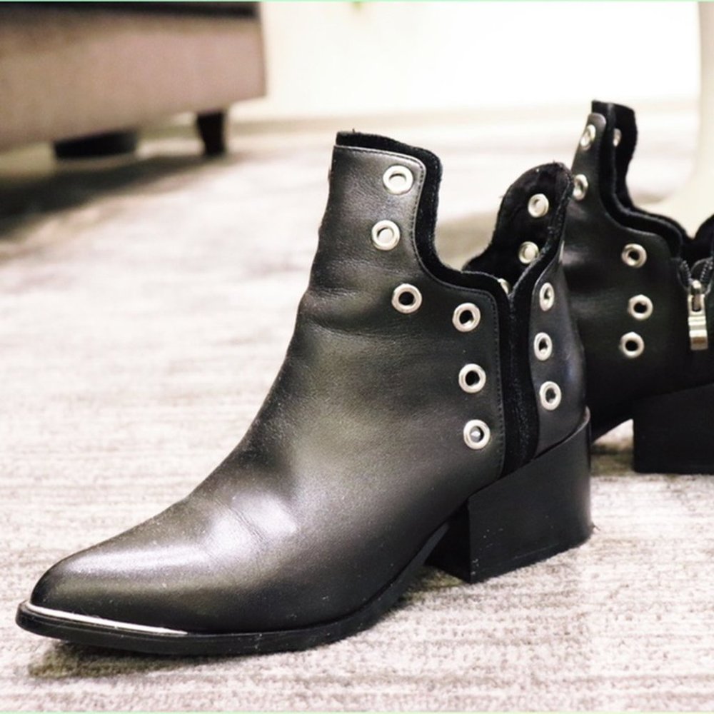 TELEPORT SHOES Black Leather Ankle Boots, US SZ 6